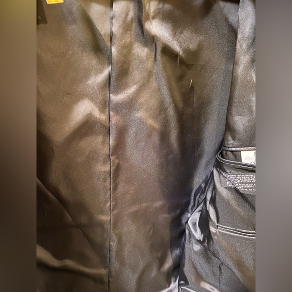 J. Ferrar~
Men’s Sleek Black 100% Leather Blazer Jacket 
Size Medium 
NEW - Picture 9 of 13